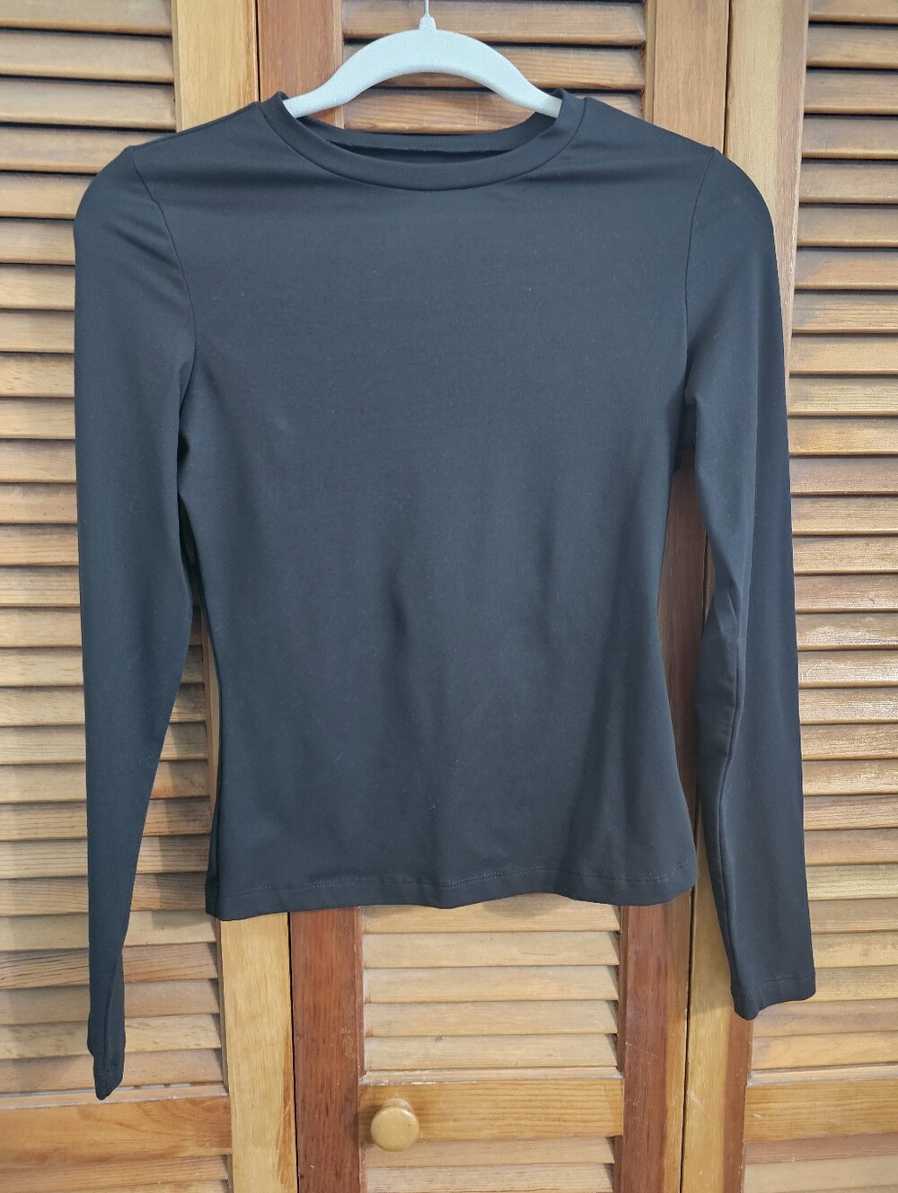 Trendy Queen Black Long Sleeve Fitted Top – Size Small